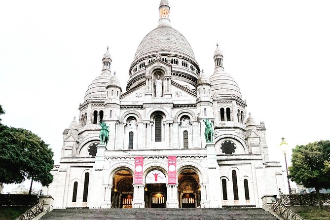 Fat Cat Gets the Early Bird: Montmartre - Viator Help Center