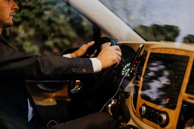 Fat Taxi - Private Istanbul Airport (IST) Transfer to Besiktas Area - Beşiktaş Location and Neighborhoods