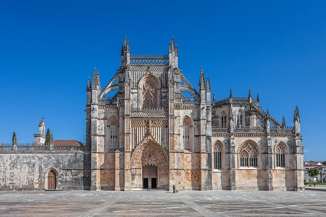 Fátima, Batalha, Alcobaça, and Óbidos Full Day Private Tour From Lisbon - Pricing and Booking Details