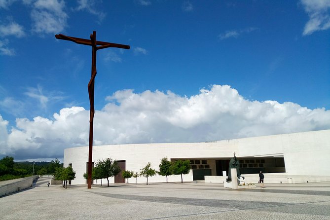 Fátima, Batalha, Alcobaça, Nazaré and Óbidos Private Tour From Lisbon - The Sum Up