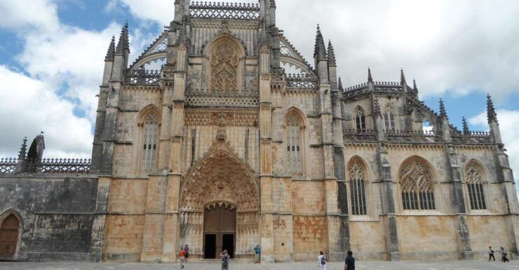 Fátima, Batalha, Alcobaça, Nazaré and Óbidos Private Tour - Tour Highlights