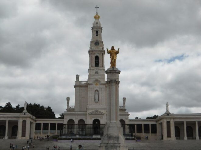 Fátima, Batalha, Alcobaça, Nazaré and Óbidos Private Tour - Booking and Cancellation Policy