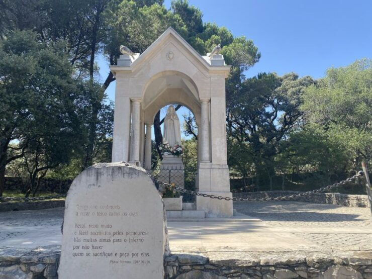 Fátima, Batalha, Nazaré and Óbidos Private Tour - Tour Overview
