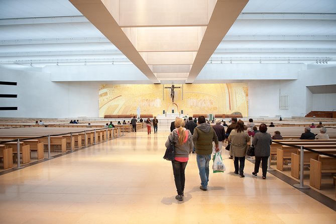 Fatima Batalha Nazare Obidos Private Tour - Tour Highlights: Fatima, Batalha, Nazare, Obidos