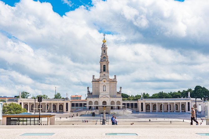 Fatima Batalha Nazare Obidos Private Tour - Charming Streets: Exploring Obidos
