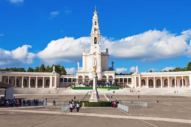 Fátima - Full Day Private Guided Tour From Lisbon by Minivan - Highlights of the Tour Itinerary