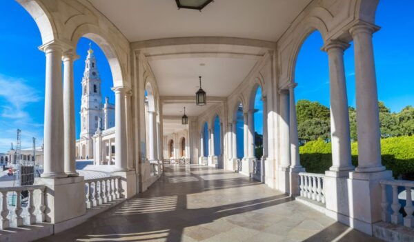 Fatima, Nazare and Obidos Private Excursion From Lisbon - Common Questions