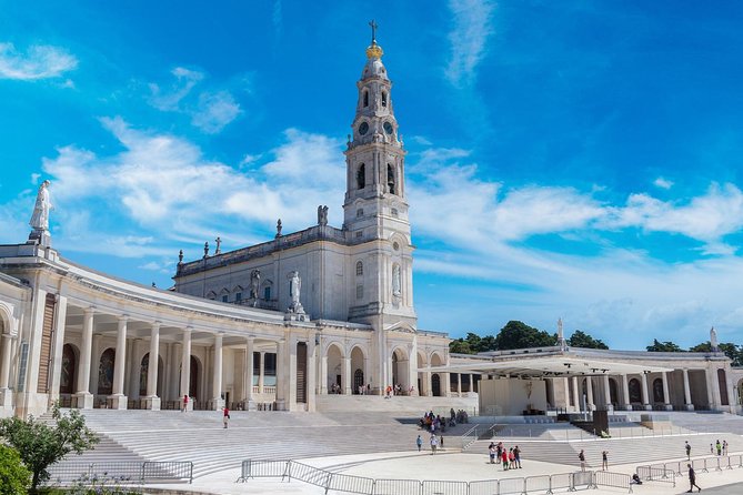 Fátima, Nazaré & Óbidos Private Tour - Booking and Pickup Details