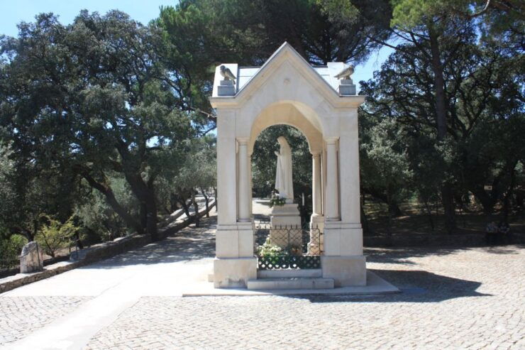 Fatima Spiritual Full Day Private Tour From Lisbon - Tour Highlights