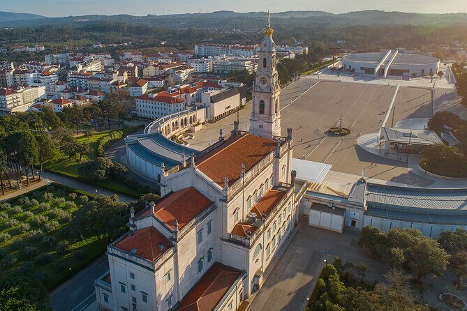 Fatima, Tomar and Convent of Christ on comfortable minivan - Pricing and Value