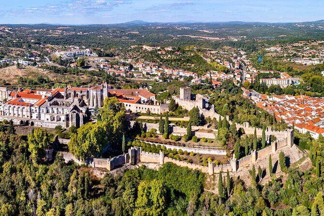 Fatima, Tomar and Convent of Christ on comfortable minivan - FAQs