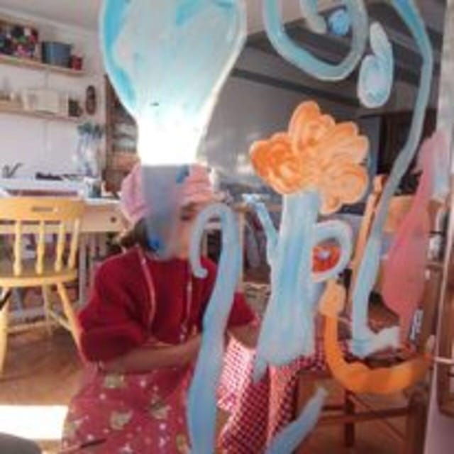 Faux La Montagne : Le Nid Dart : English Art Workshops for Children - Materials and Experience