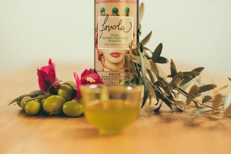 Favola Lemon Tour and Olive Oil Tasting in Syracuse - Tasting Extra Virgin Olive Oils