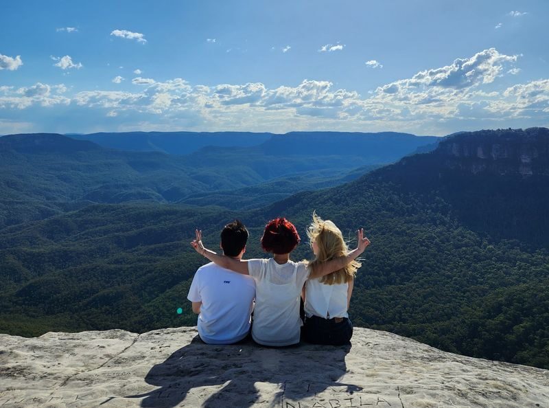 Featherdale and Scenic World Blue Mountains Tour with Korean Guides - A guided bus day saves planning, with a set pace