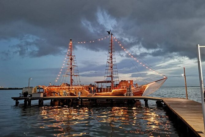 Feel the Love on a Romantic Dinner at Cancun Sea, With Live Music and Open Bar. - Common Questions