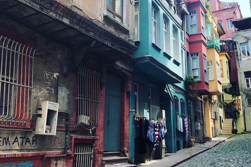 Fener, Balat, Old Greek and Jewish Quarter Tour in Istanbul - Ottoman Houses, Staircases and Neighborhood Life