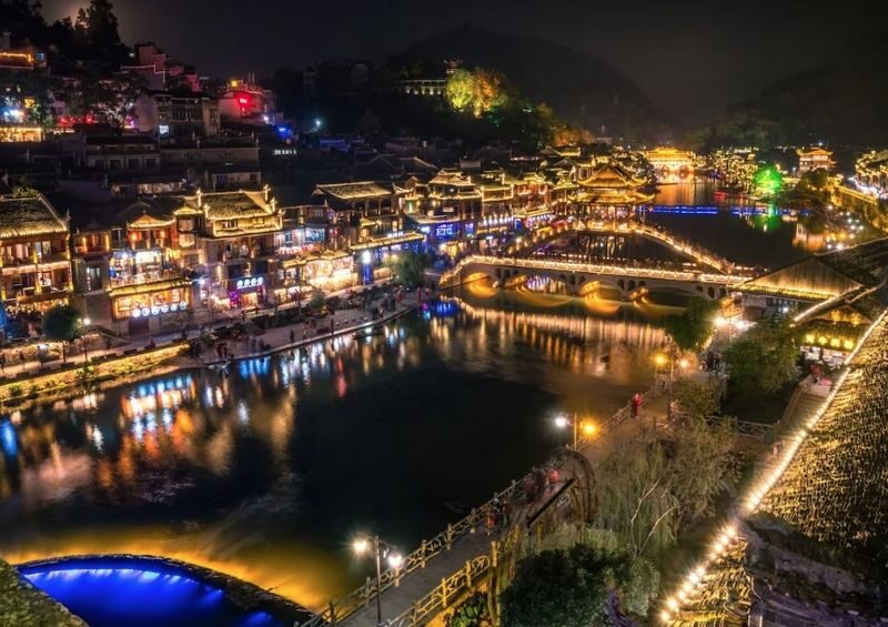 Fenghuang Ancient Town - Timing the boat around the season