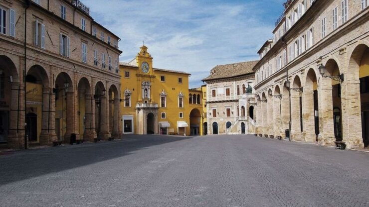Fermo: Scenic Town Walking Tour With Drink - Tour Highlights