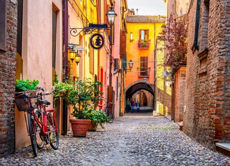 Ferrara: Guided City Highlights Walking Tour - Tour Duration and Starting Times