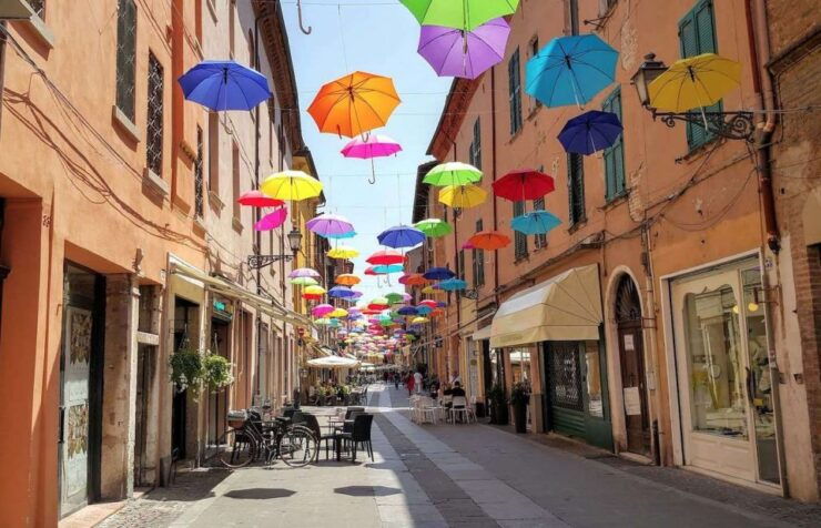 Ferrara: Guided City Highlights Walking Tour - Multilingual Tour Guides Available