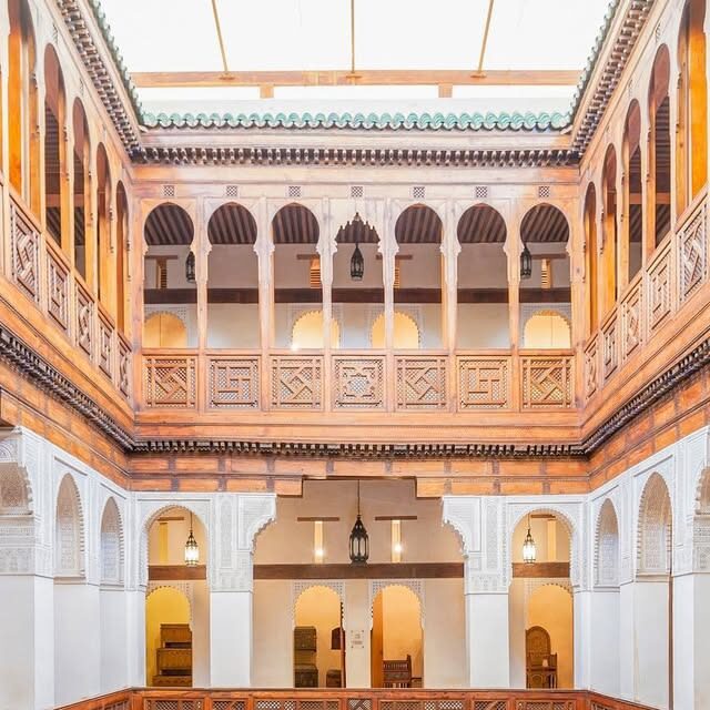 Fes Al Attarine Madrasa & Chouara Tanneries Half-Day Guided Tour - Why a guide helps in the Fes Medina