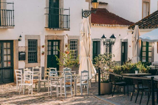 Festive Faro: Historic Christmas Lights & Market Delights - Festive Atmosphere With Historical Touch