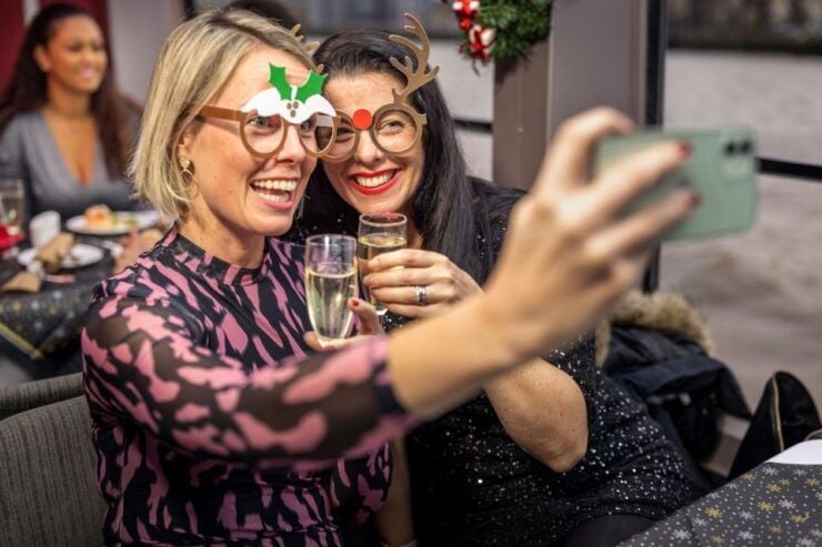 Festive London Christmas Day River Thames Lunch Cruise - Experience Highlights of the Festive London Christmas Day River Thames Lunch Cruise