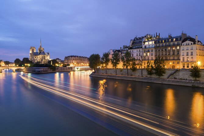 Festive Seine Dinner Cruise and Champagne - Arrival and Accessibility Requirements