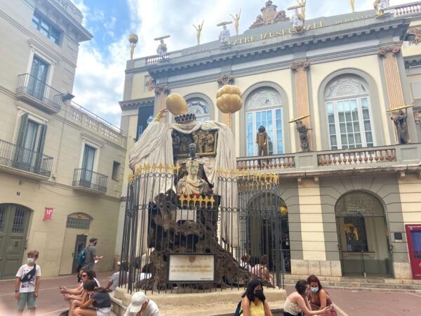 Figueres & Dali Museum Walking Tour With Tickets - Frequently Asked Questions