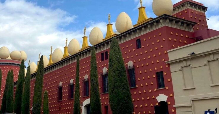 Figueres: Dalí Theater-Museum Guided Tour - Booking Information