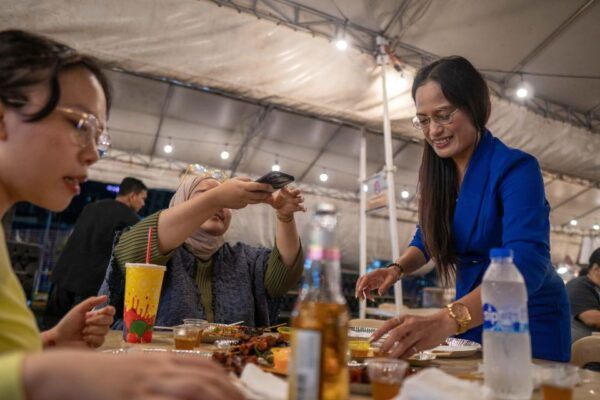 Filipino Street Food Tour in Manila - Satisfy Your Sweet Cravings With Turon