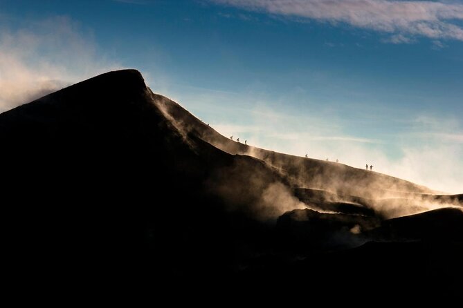 Fimmvörðuháls Hike - PRIVATE TOUR - The Sum Up