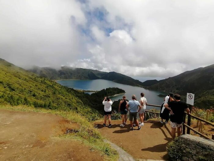 Fire Lake, Pineapple & Tea: Half-Day Jeep Tour - FAQ