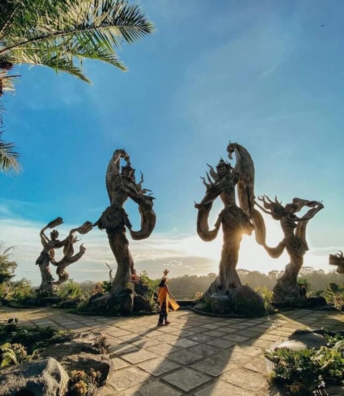 Fireflies Garden With Ubud Highlight & Kintamani Cafe Tour - Kintamani cafes and a longer scenic outing