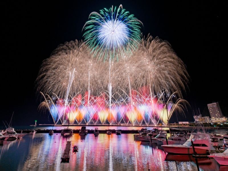 Fireworks Limited | Atami Kamakura/Atami Hakone Fireworks Festival Day Trip | Departing from Tokyo - Enoshima: a scenic stop, not a full island day