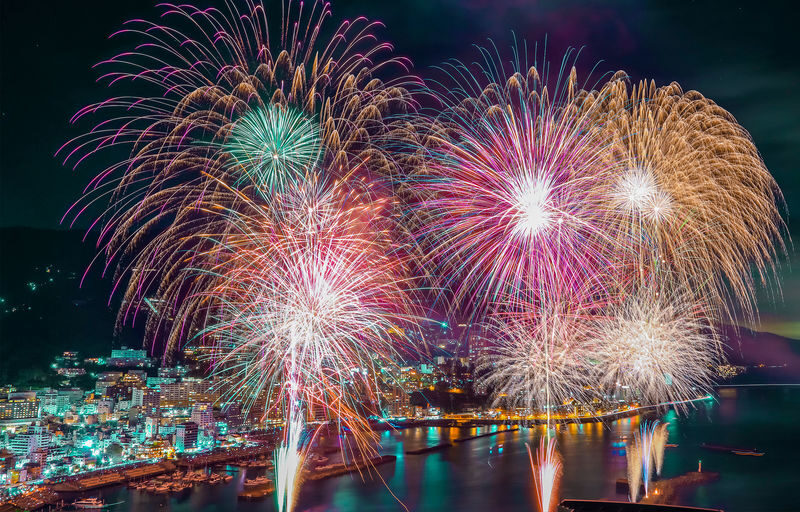 Fireworks Special | Includes Hotel Pickup: Atami Fireworks Festival + Izu Omuroyama or Hakone Lake Ashi Day Trip | Departure from Tokyo - The short version