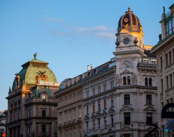 First Time in Vienna: Walking In-App Audio (ENG) - Final Stop: Vienna City Hall