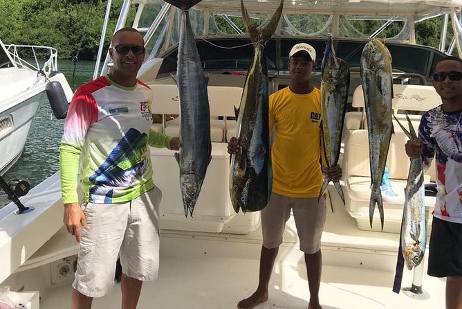 Fishing And Eating Straight From The Sea ( SAONA ISLAND AND PALMILLA) - Exploring Local Seafood Markets