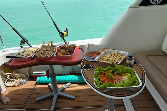 Fishing And Eating Straight From The Sea ( SAONA ISLAND AND PALMILLA) - Cooking Fresh Catches on the Beach