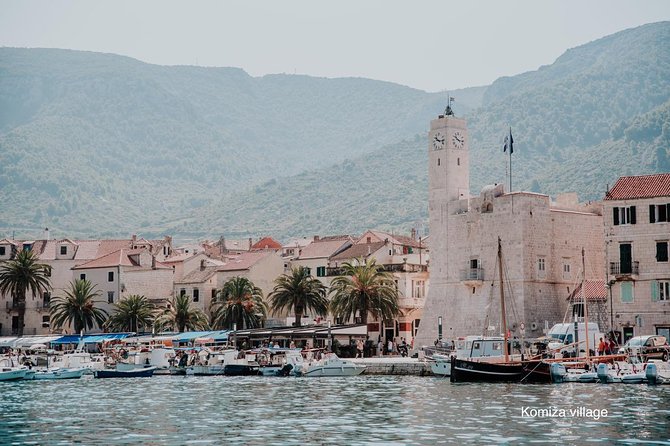 Five Island Speedboat Tour Featuring the Blue Cave and Hvar - The Sum Up
