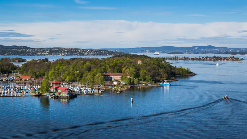 Fjord island hopping tour in Oslo - Two Oslo islands, two different sides of fjord life