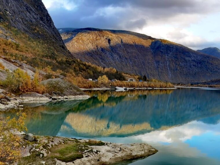 Flåm Flexible Tour with Stegastein, cruise and train include - Real Traveler Insights