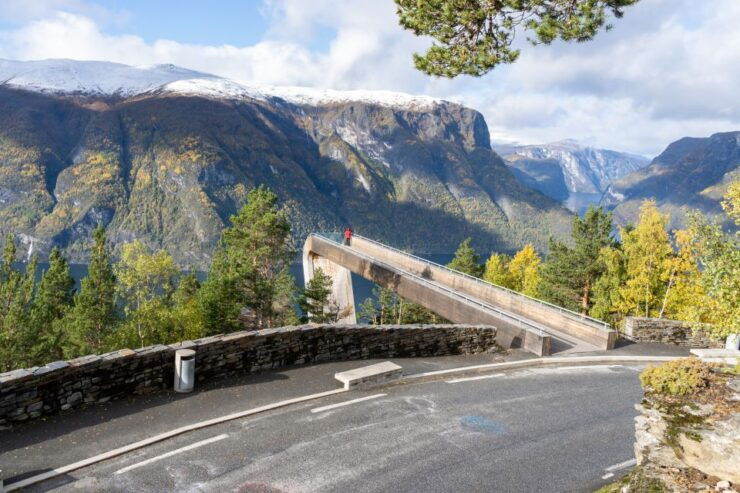 Flam: Spectacular Stegastein Viewpoint Tour With Shuttle Bus - Meeting Point and Shuttle Service