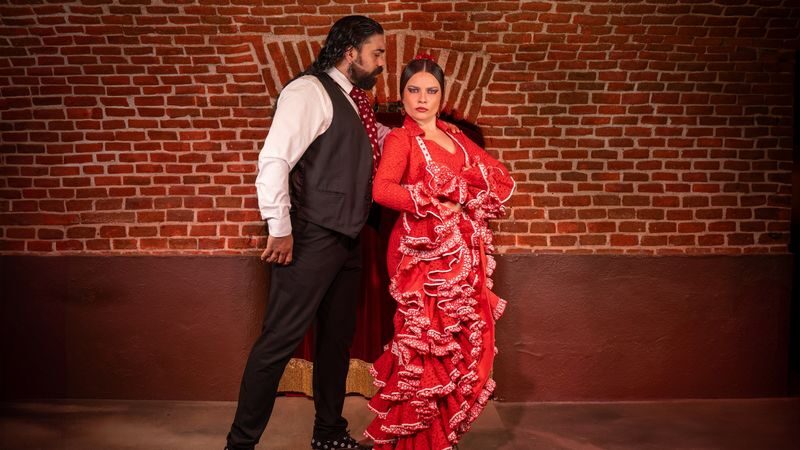 Flamenco show entry ticket in Madrid - A welcome drink, then a close-up performance