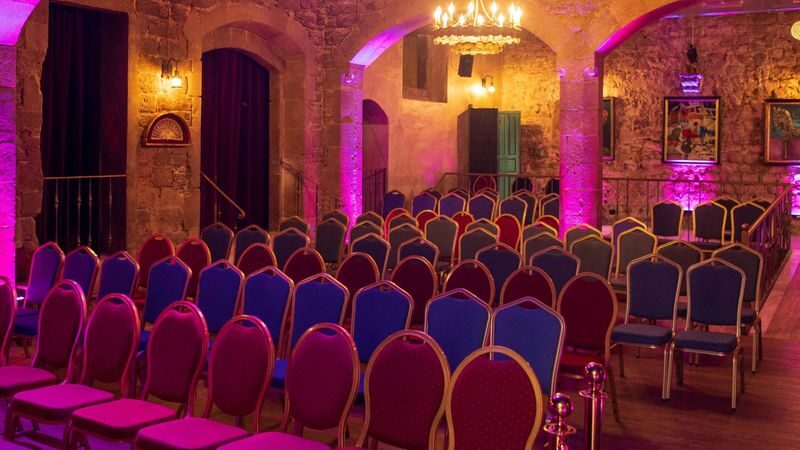 Flamenco Show Ticket at Palau Dalmases in Barcelona - What happens during the performance
