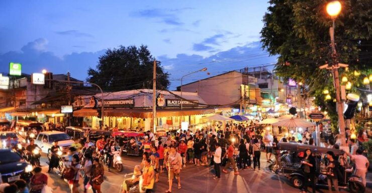 Flavors of Chiang Mai: Street Food Adventure - Wua Lai Walking Street Exploration