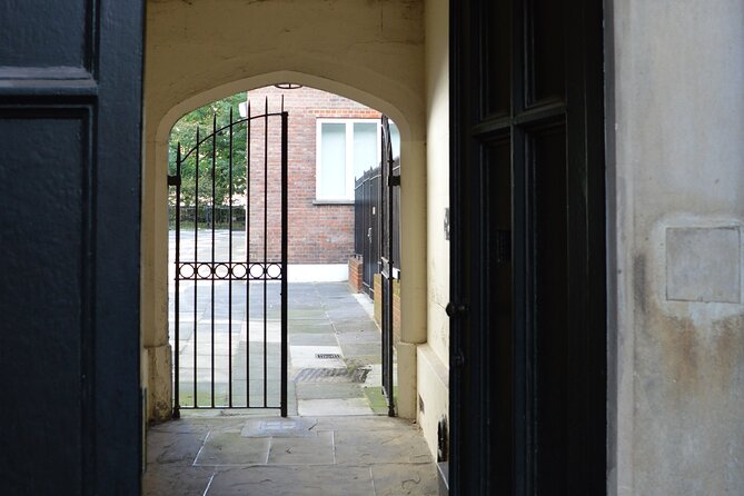 Fleet Street's Alleyways and Backstreets: A Self-Guided Audio Tour - Historical Significance