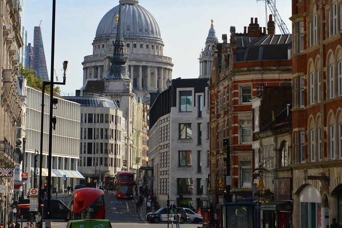 Fleet Street's Alleyways and Backstreets: A Self-Guided Audio Tour - Navigating the Route