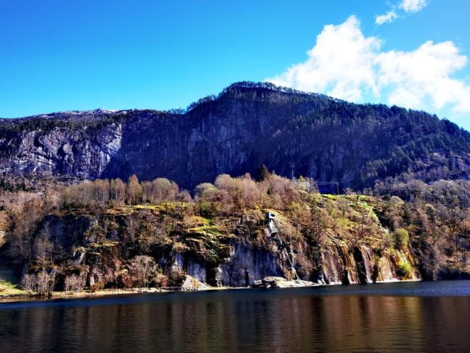 Flexible Tour to Modalen Castle Hesjedalsfossen Can Hiking - Company Services
