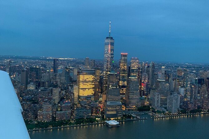 Flight Over New York City Hudson River - A Flight Over New York City Hudson River: An Authentic Aerial Adventure